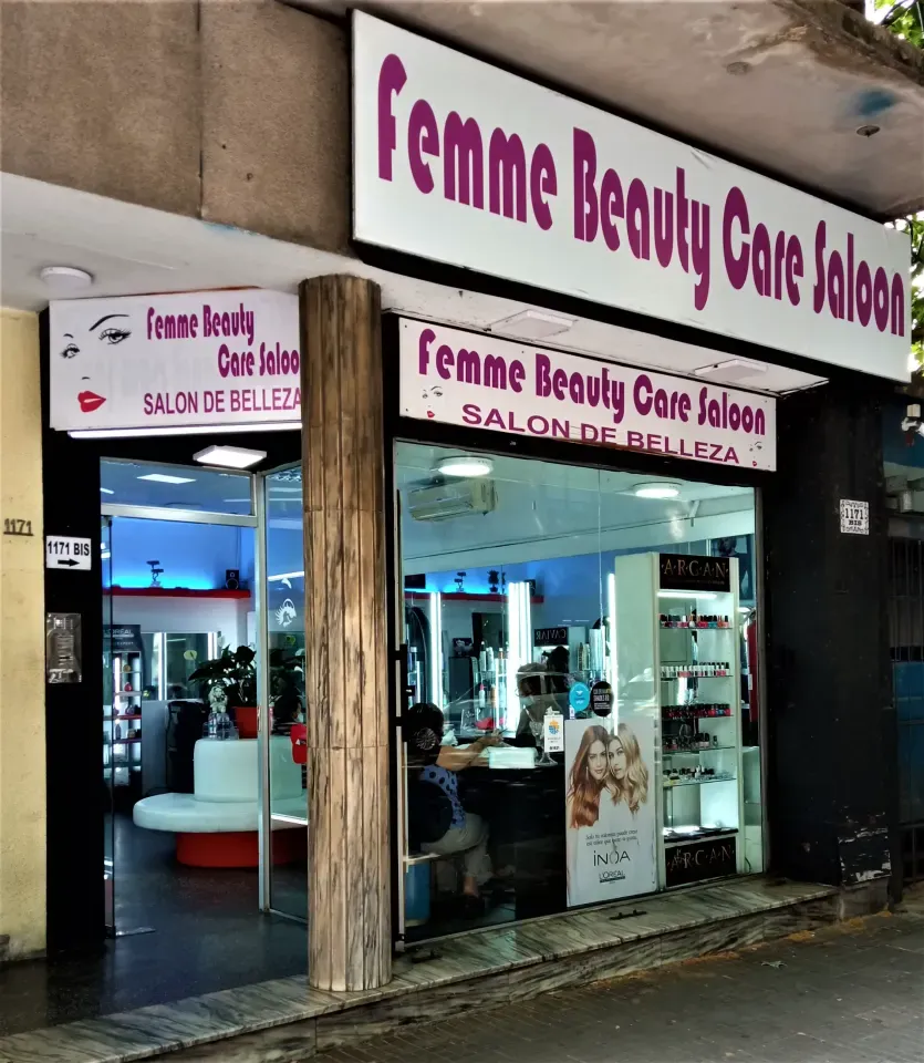 Frente de Femme Beauty Care Salón